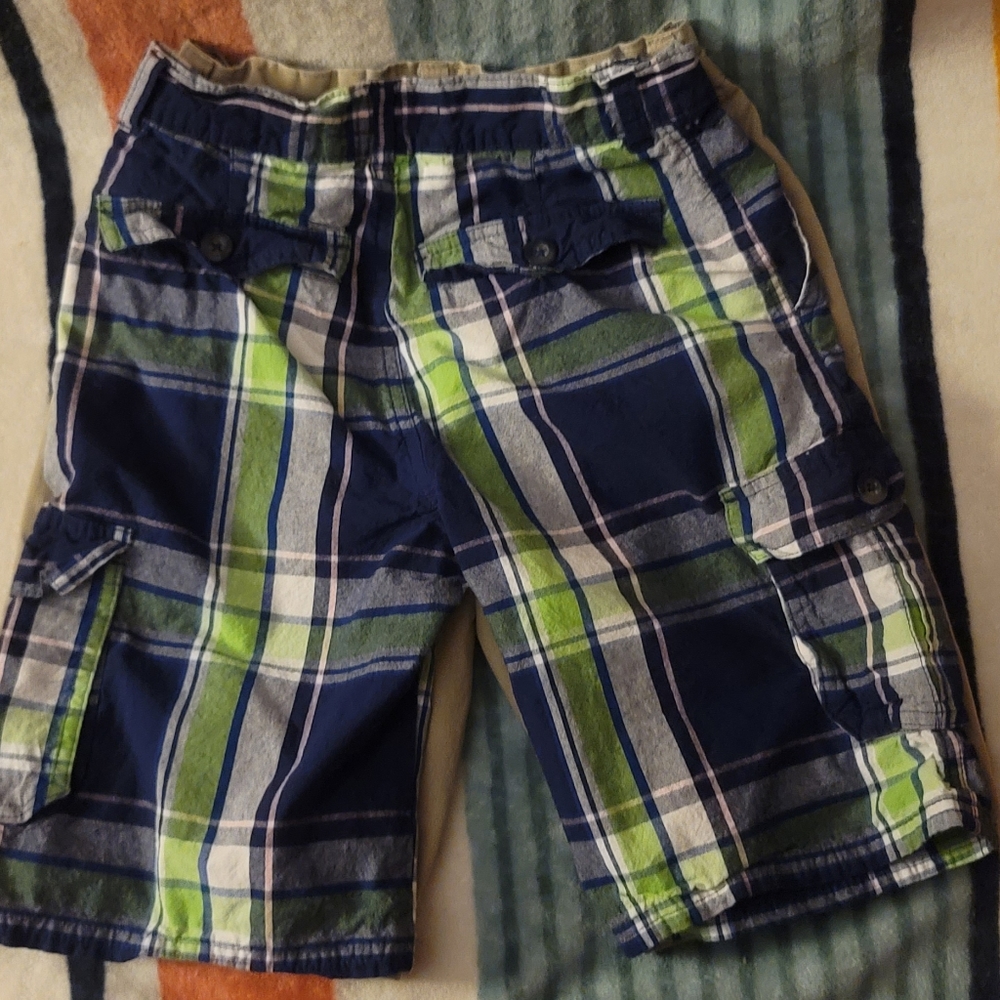 Shorts - Picture 3 of 5
